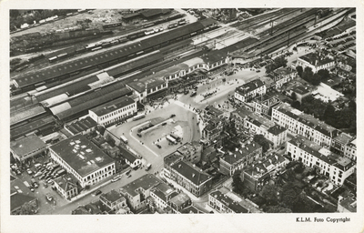 4892 Luchtfoto van de omgeving van het Centraal Station te Utrecht.